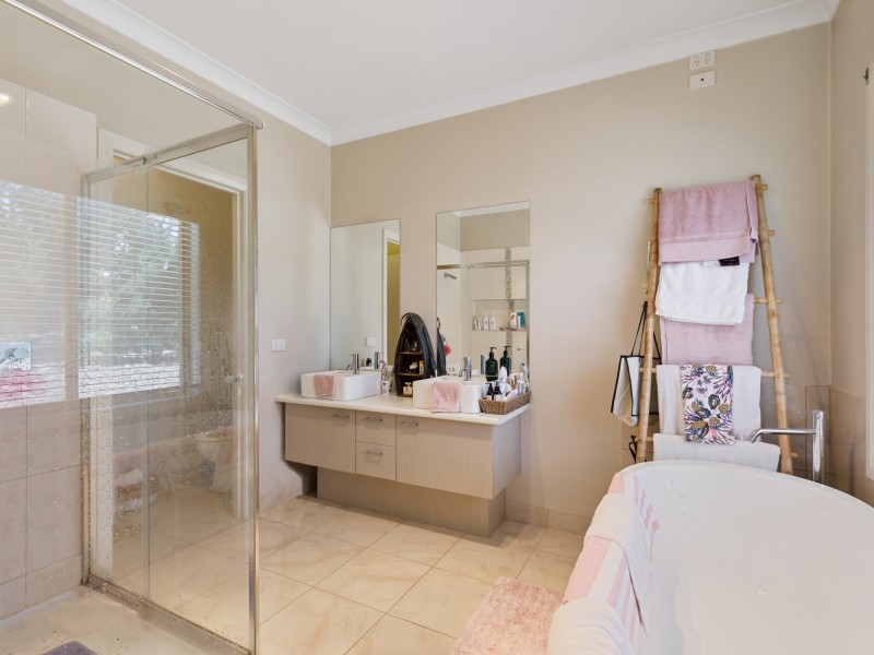 6 Donovans Way, Mansfield VIC 3722