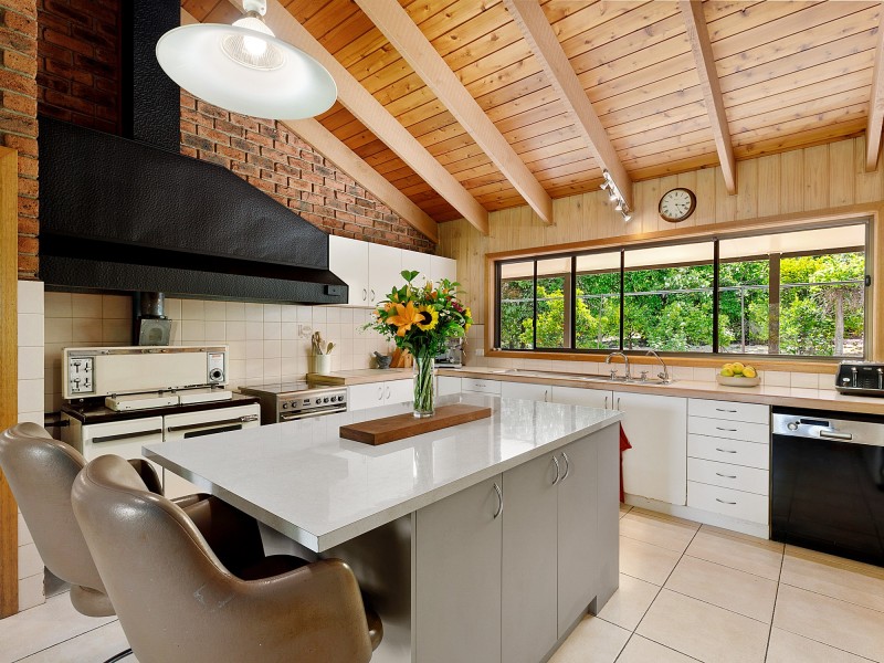 250 Ford Drive, Mansfield VIC 3722