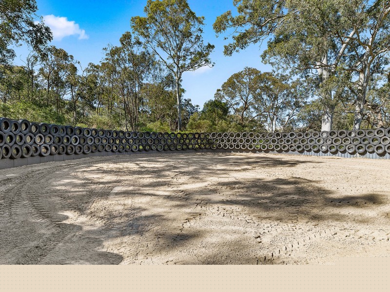 250 Ford Drive, Mansfield VIC 3722