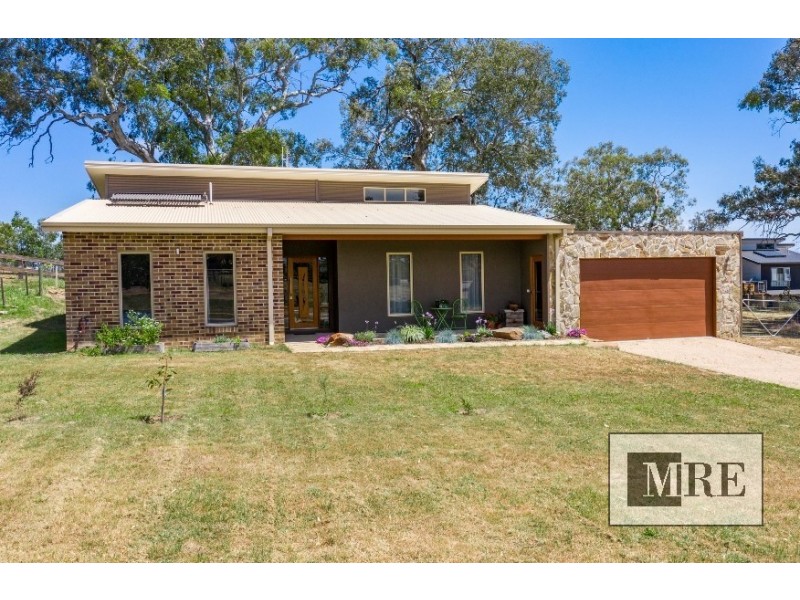 4 Oaksford Drive, Mansfield VIC 3722