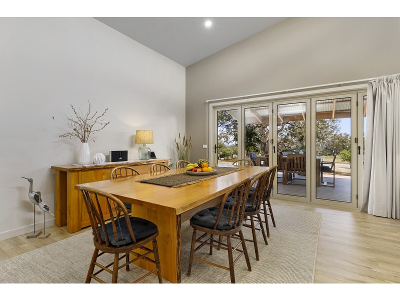 4 Oaksford Drive, Mansfield VIC 3722