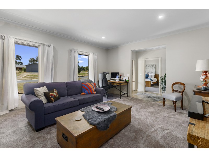 4 Oaksford Drive, Mansfield VIC 3722