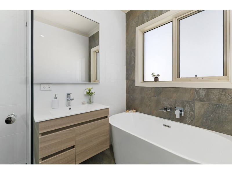 4 Oaksford Drive, Mansfield VIC 3722