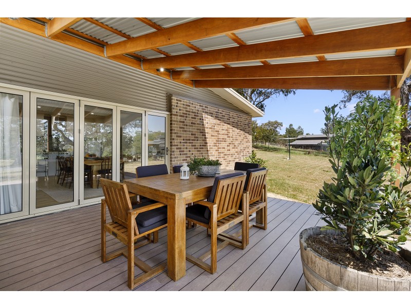 4 Oaksford Drive, Mansfield VIC 3722