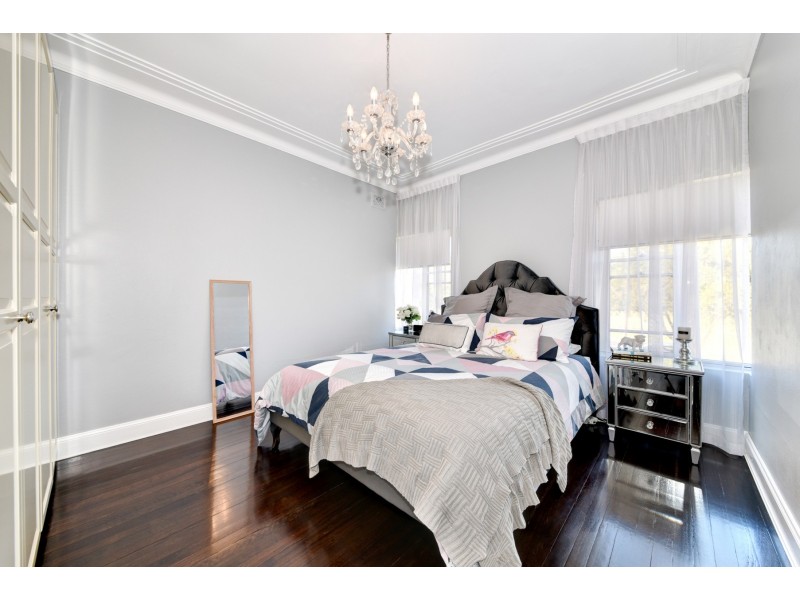 9 Banks Road, Earlwood NSW 2206