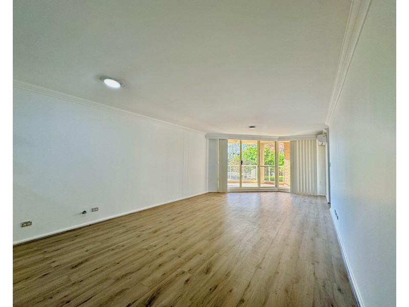207/8 WENTWORTH DRIVE, Liberty Grove NSW 2138