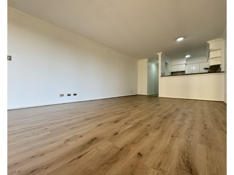 207/8 WENTWORTH DRIVE, Liberty Grove NSW 2138