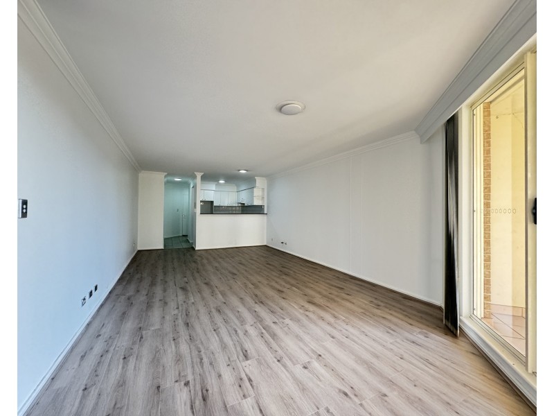 207/8 WENTWORTH DRIVE, Liberty Grove NSW 2138