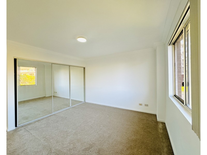 207/8 WENTWORTH DRIVE, Liberty Grove NSW 2138