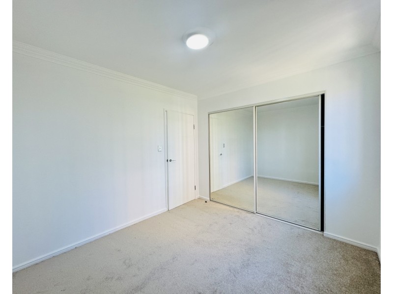 207/8 WENTWORTH DRIVE, Liberty Grove NSW 2138