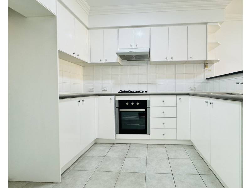 207/8 WENTWORTH DRIVE, Liberty Grove NSW 2138