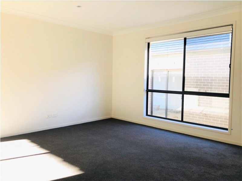 6 Percy Street, Gregory Hills NSW 2557