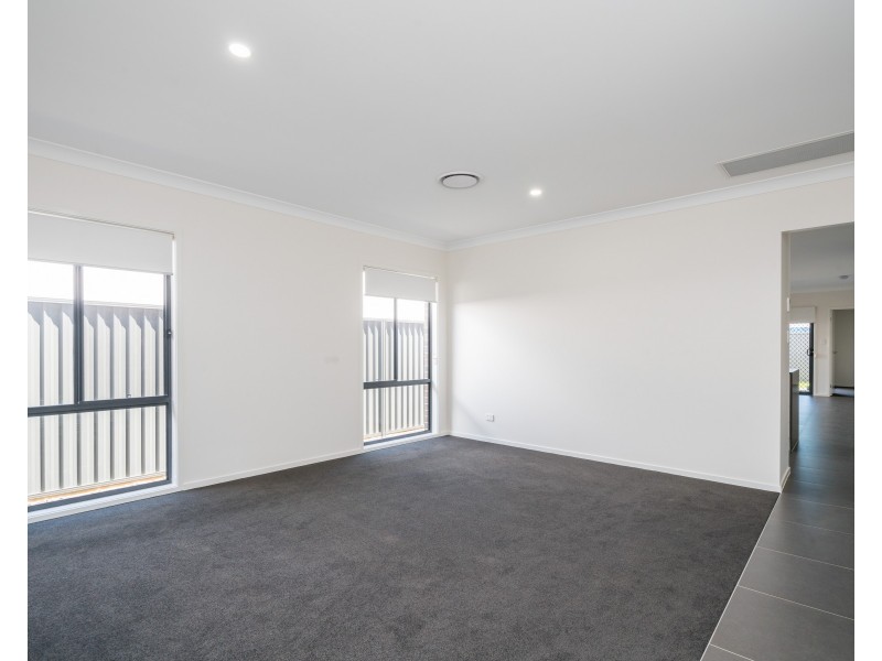 40 Goodluck Circuit, Cobbitty NSW 2570