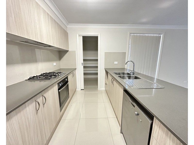 27 Courtney Loop, Oran Park NSW 2570