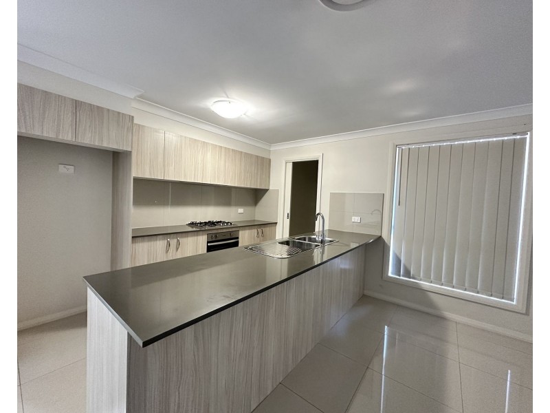27 Courtney Loop, Oran Park NSW 2570