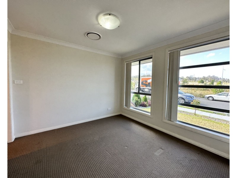27 Courtney Loop, Oran Park NSW 2570