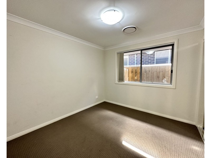 27 Courtney Loop, Oran Park NSW 2570