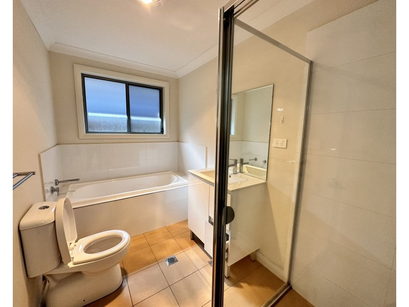 27 Courtney Loop, Oran Park NSW 2570