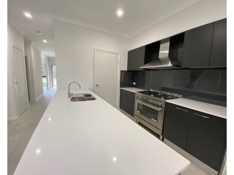 137 Ardennes Avenue, Edmondson Park NSW 2174