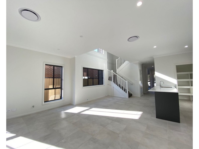 137 Ardennes Avenue, Edmondson Park NSW 2174