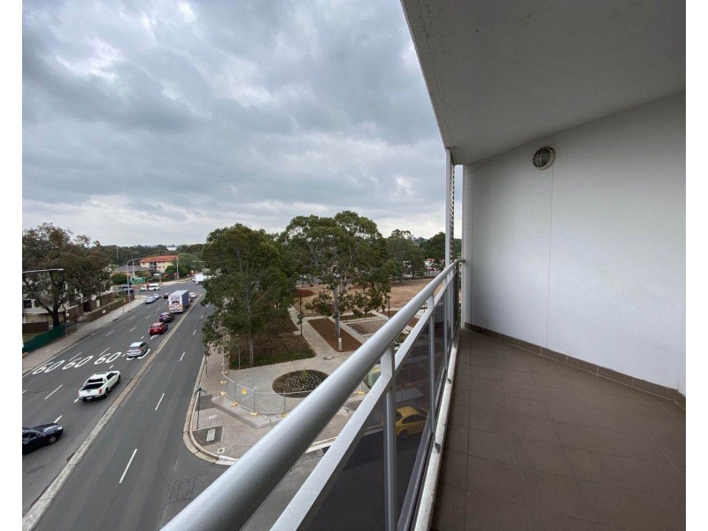 13/32 Castlereagh st, Liverpool NSW 2170