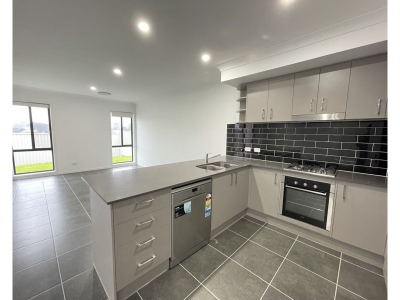 107 Narrami Road, Austral NSW 2179