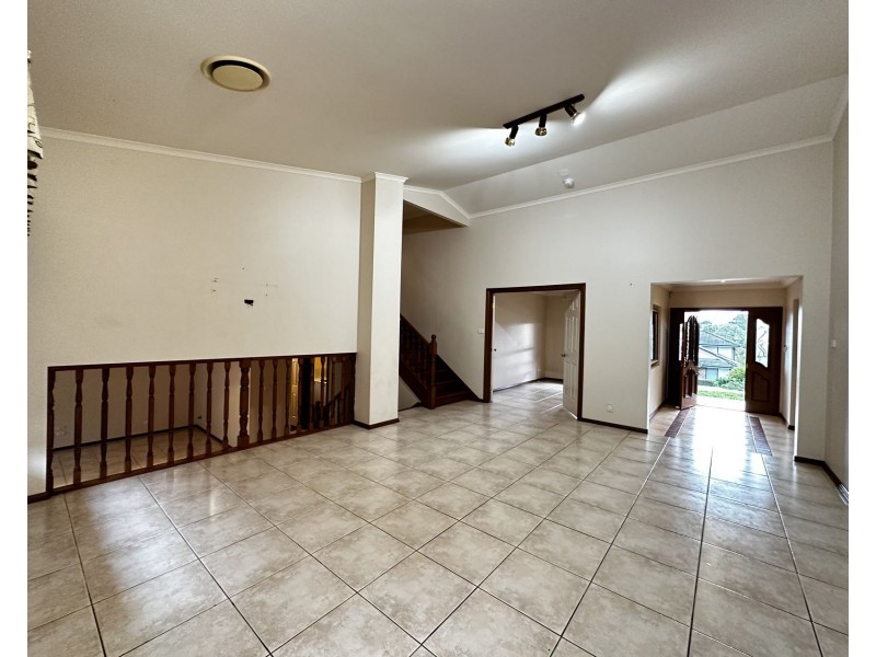 8 Orlander Avenue, Glenmore Park NSW 2745