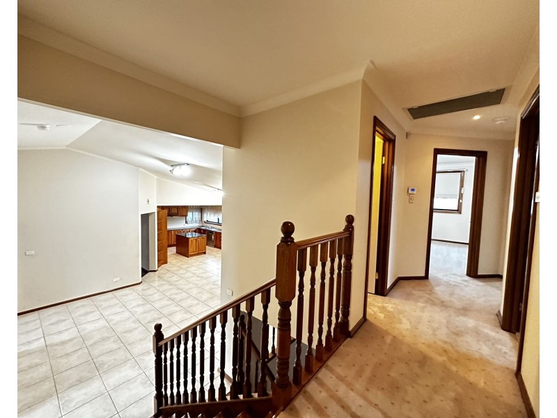 8 Orlander Avenue, Glenmore Park NSW 2745