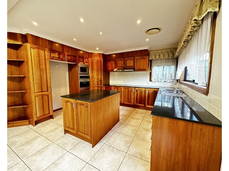 8 Orlander Avenue, Glenmore Park NSW 2745