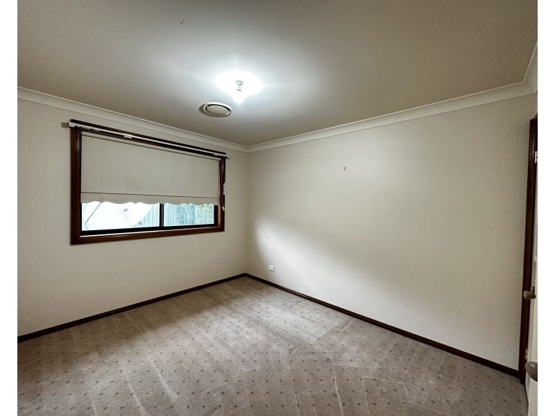 8 Orlander Avenue, Glenmore Park NSW 2745