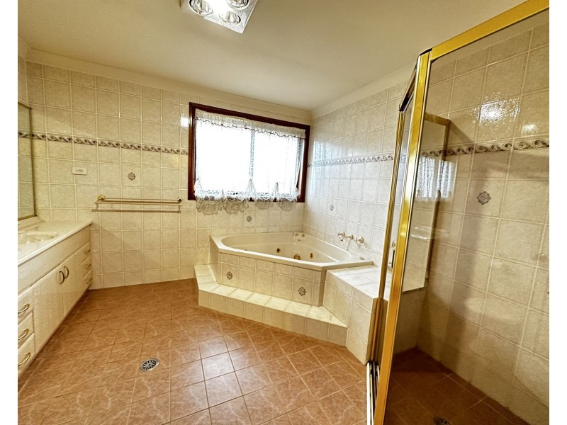 8 Orlander Avenue, Glenmore Park NSW 2745