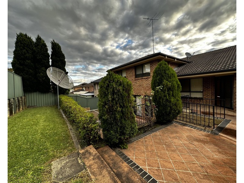 8 Orlander Avenue, Glenmore Park NSW 2745
