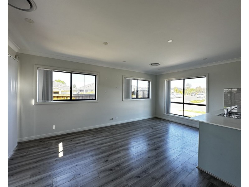 2 Potts Street, Oran Park NSW 2570