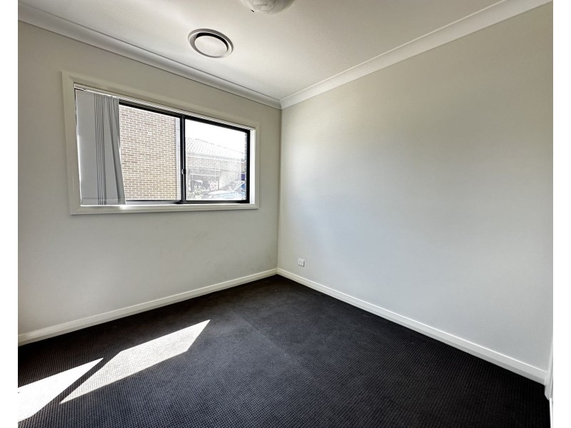2 Potts Street, Oran Park NSW 2570