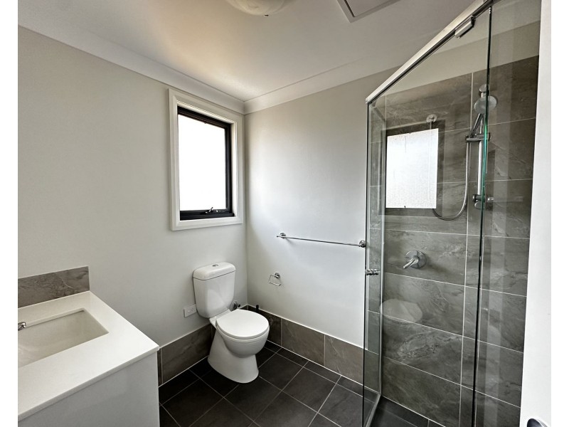2 Potts Street, Oran Park NSW 2570
