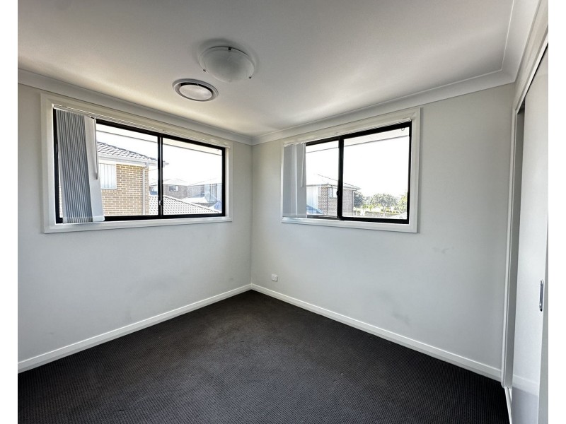2 Potts Street, Oran Park NSW 2570