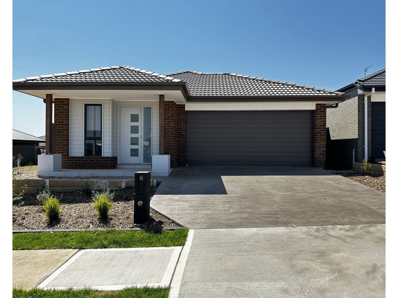 41 Melton Circuit, Gregory Hills NSW 2557