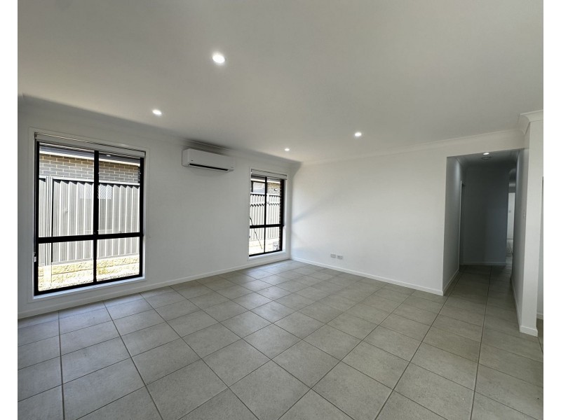 41 Melton Circuit, Gregory Hills NSW 2557