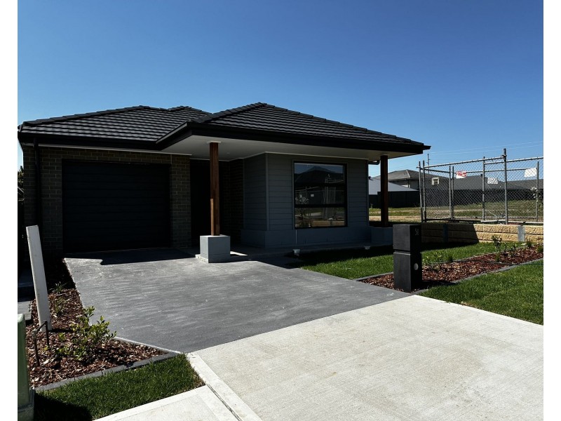 51 Melton Circuit, Gregory Hills NSW 2557