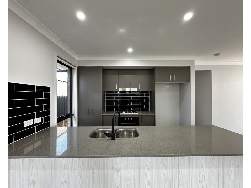 51 Melton Circuit, Gregory Hills NSW 2557