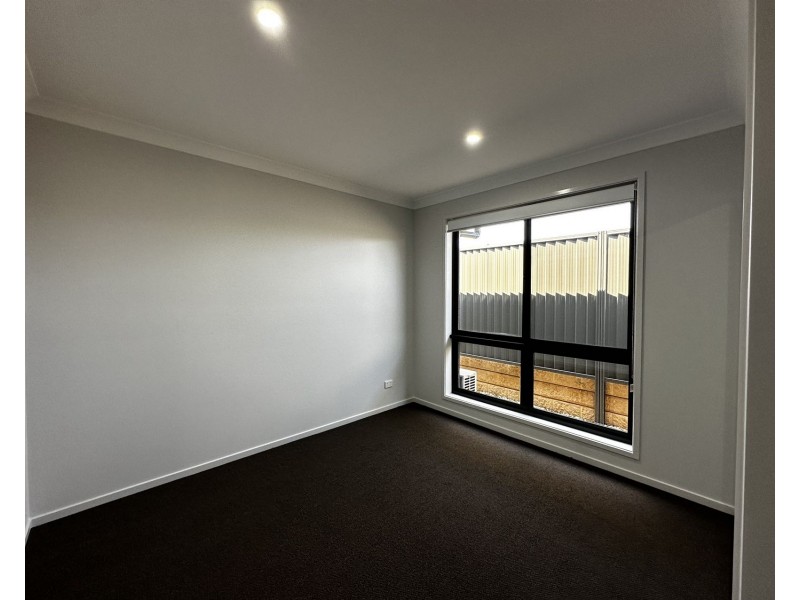 51 Melton Circuit, Gregory Hills NSW 2557