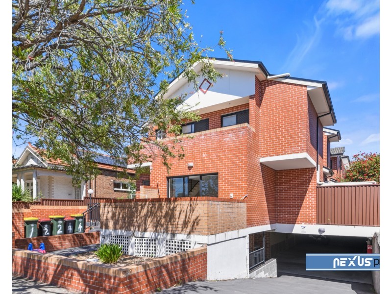 2/13 Park Street, Campsie NSW 2194