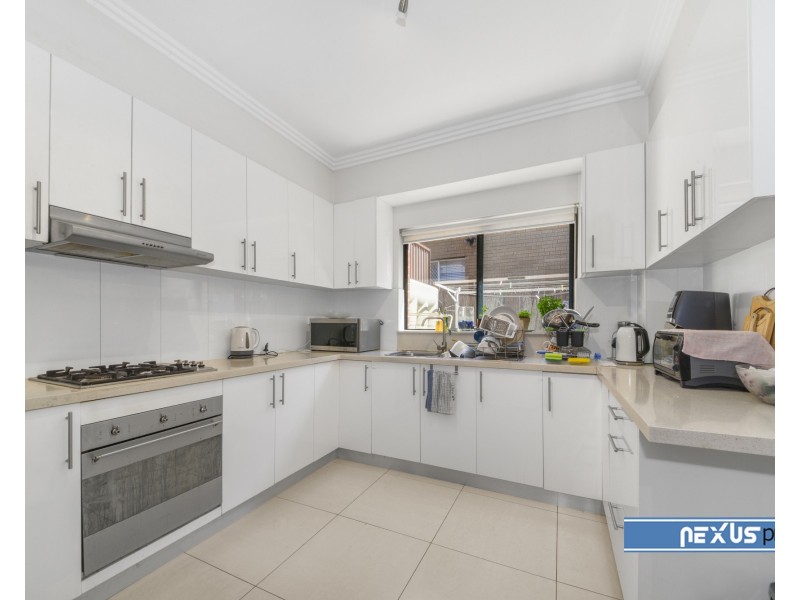 2/13 Park Street, Campsie NSW 2194