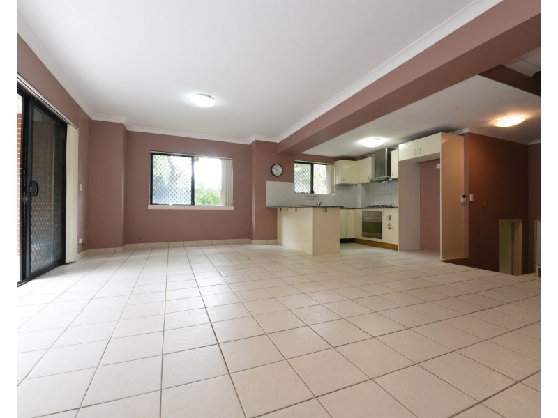 7 Exeter Rd, Homebush West NSW 2140