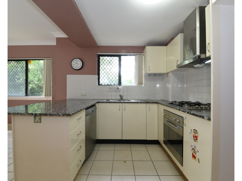 7 Exeter Rd, Homebush West NSW 2140