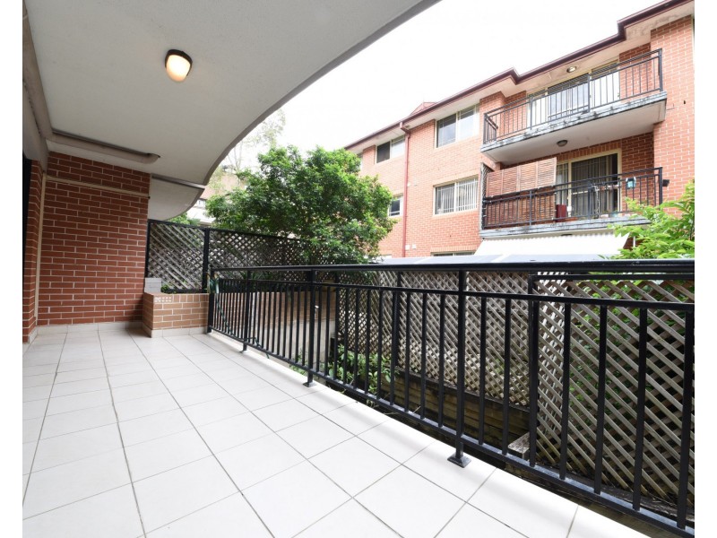 7 Exeter Rd, Homebush West NSW 2140