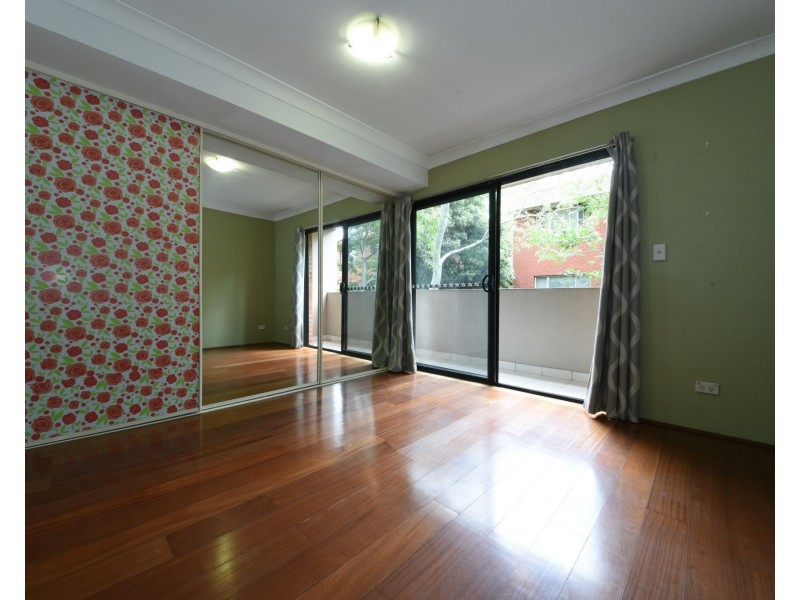 7 Exeter Rd, Homebush West NSW 2140