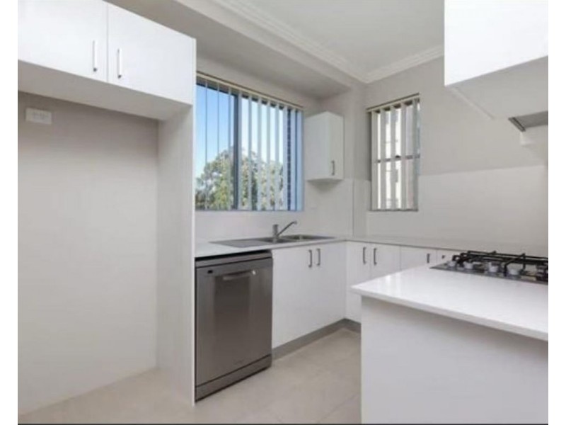 10/41 Santana Road, Campbelltown NSW 2560