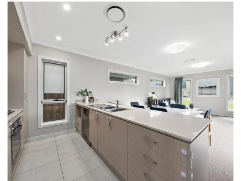 49 Summerland Crescent, Colebee NSW 2761