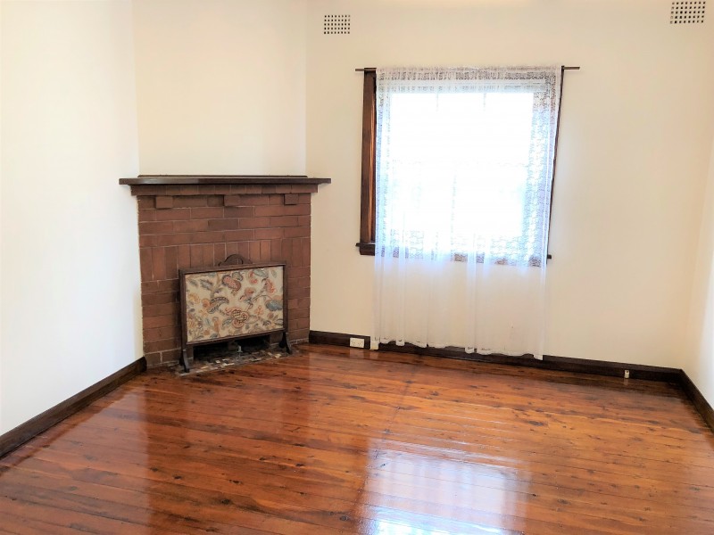 4 Doris Avenue, Earlwood NSW 2206